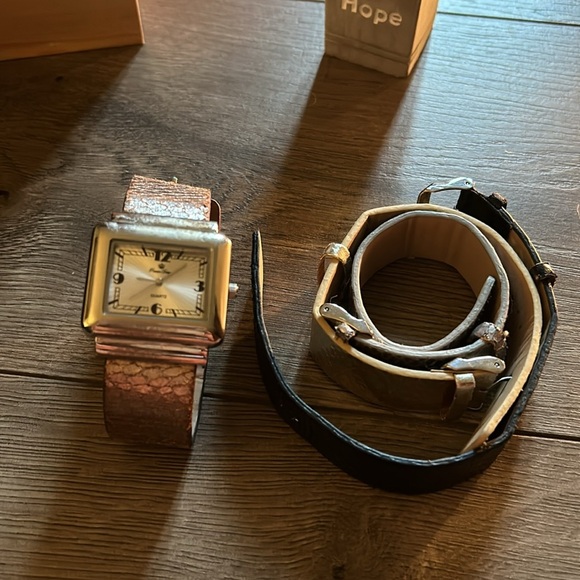 Women’s watch - Picture 2 of 3